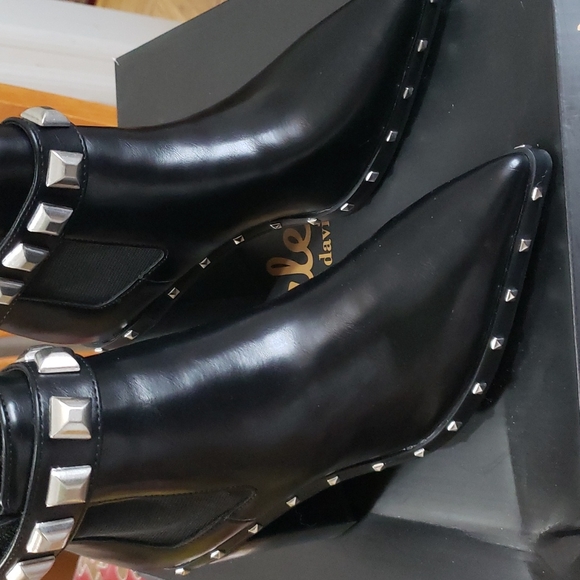 Charles David shoes - Picture 1 of 3